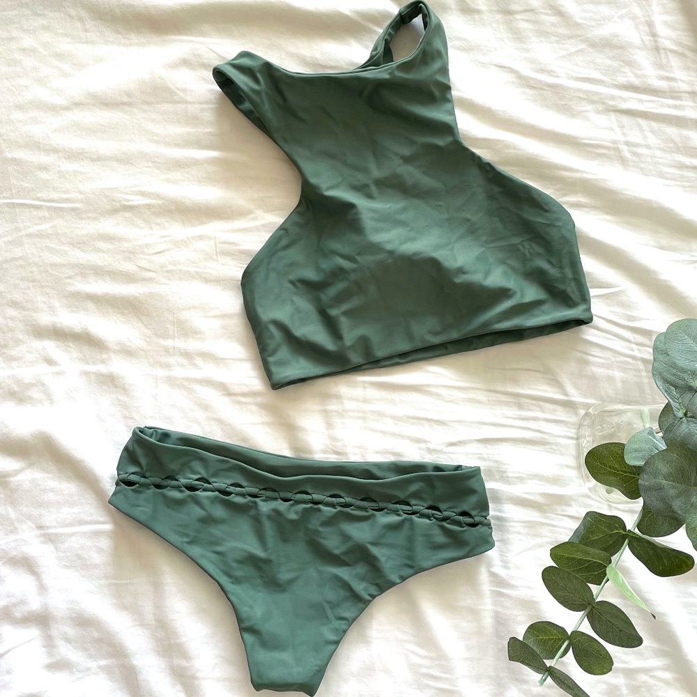 MIKOH | 'Barbados' Top + 'Hulalai' Bottom | Army green | M